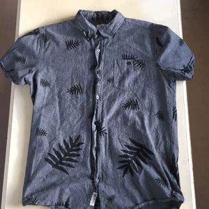 Men’s short sleeve button down shirt